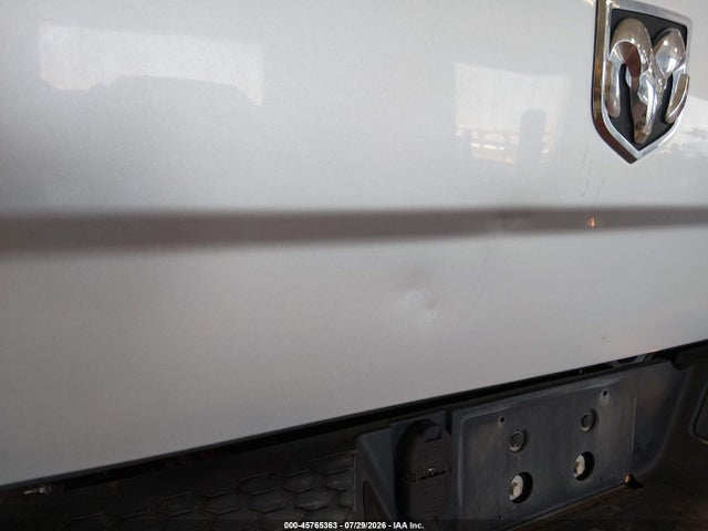 1C6RR7KGXJS154227 RAM 1500 Tradesman 4x4 5&#039;7 Box
