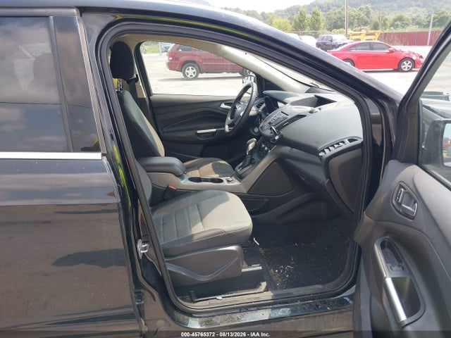 Продажа на аукционе авто 2016 Ford Escape Se, vin: 1FMCU9GX8GUC21899, номер лота: 45765372