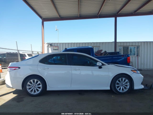 Toyota CAMRY LE 2018 4T1B11HK7JU059103 Image 13