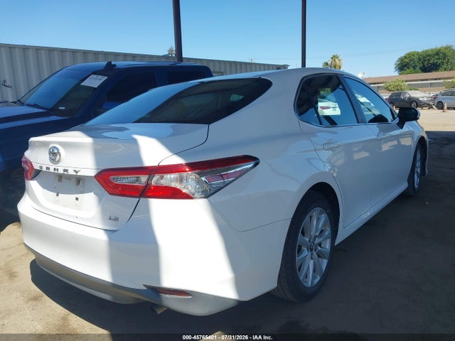 Toyota CAMRY LE 2018 4T1B11HK7JU059103 Image 4