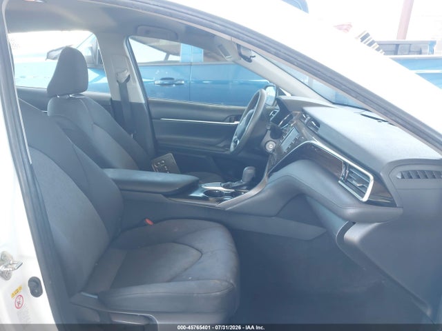 Toyota CAMRY LE 2018 4T1B11HK7JU059103 Image 5