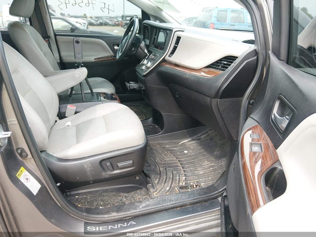 5TDYZ3DC6HS786457 Toyota Sienna Limited Premium 7 Passenger
