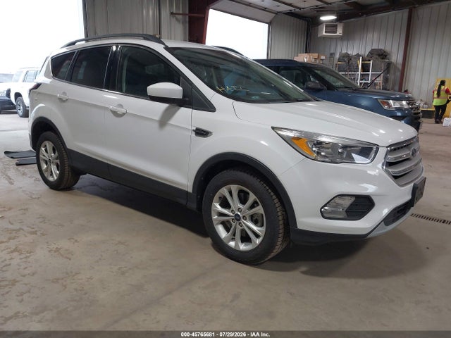 Ford ESCAPE SE 2018 1FMCU9GD2JUC38792 главное изображение