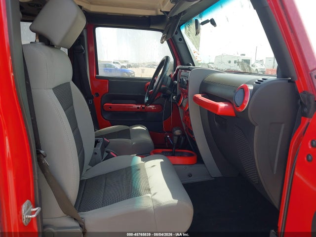 45765839 :رقم المزاد ، 1J4BA5H14AL215116 vin ، 2010 Jeep Wrangler Unlimited Sahara مزاد بيع