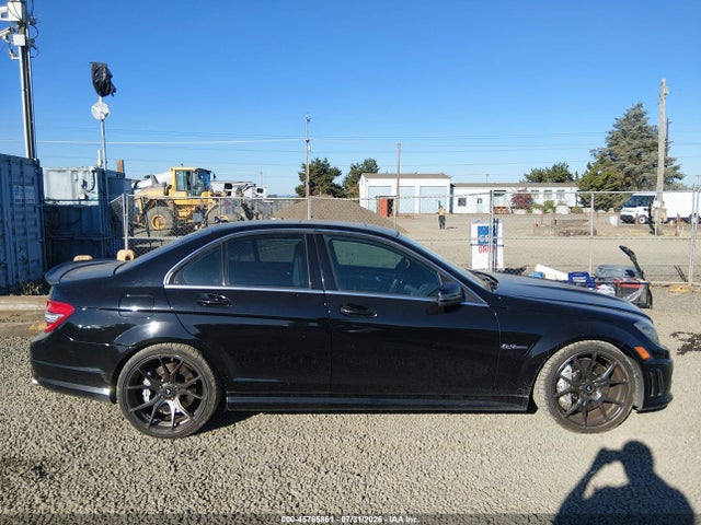 2010 Mercedes-benz C 63 Amg მანქანა იყიდება აუქციონზე, vin: WDDGF7HB1AF366324, აუქციონის ნომერი: 45765861