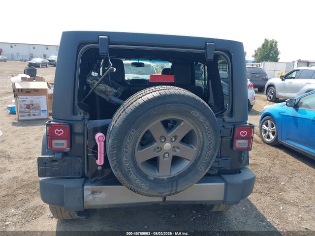 1C4BJWDG8FL594053 Jeep Wrangler Unlimited Freedom Edition