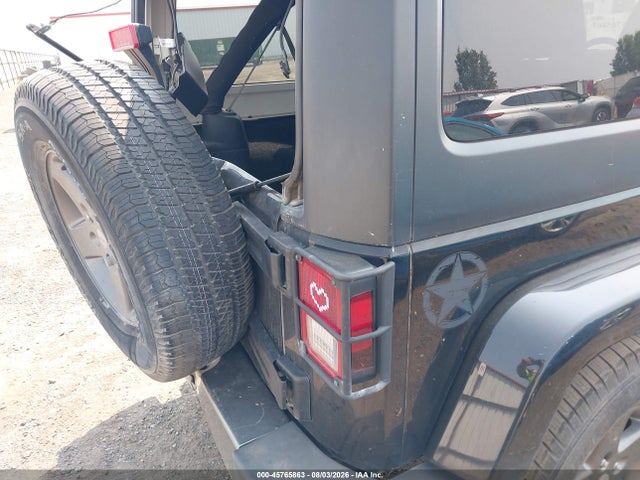 1C4BJWDG8FL594053 Jeep Wrangler Unlimited Freedom Edition
