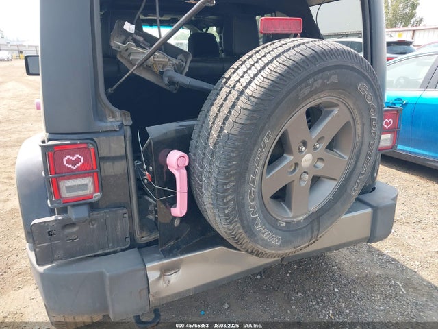 1C4BJWDG8FL594053 Jeep Wrangler Unlimited Freedom Edition