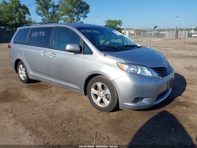45765896 :رقم المزاد ، 5TDKK3DC3CS209257 vin ، 2012 Toyota Sienna Le V6 8 Passenger مزاد بيع
