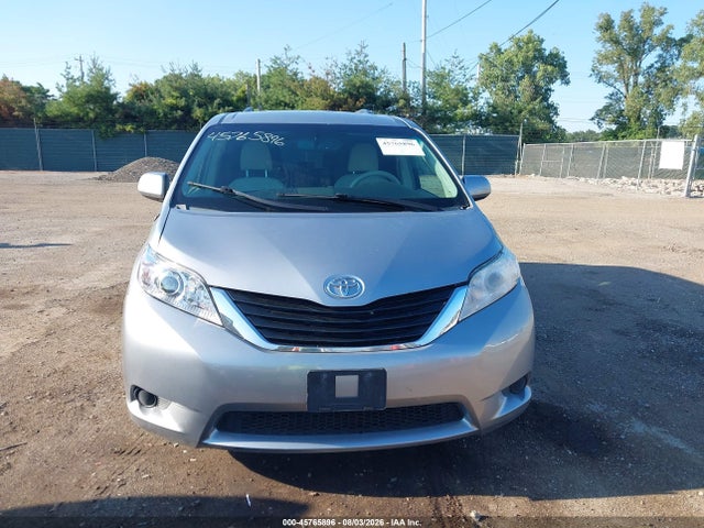 45765896 :رقم المزاد ، 5TDKK3DC3CS209257 vin ، 2012 Toyota Sienna Le V6 8 Passenger مزاد بيع