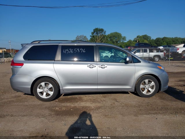 45765896 :رقم المزاد ، 5TDKK3DC3CS209257 vin ، 2012 Toyota Sienna Le V6 8 Passenger مزاد بيع
