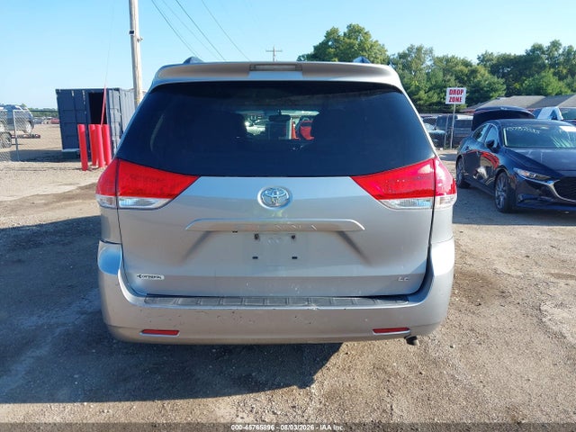 45765896 :رقم المزاد ، 5TDKK3DC3CS209257 vin ، 2012 Toyota Sienna Le V6 8 Passenger مزاد بيع