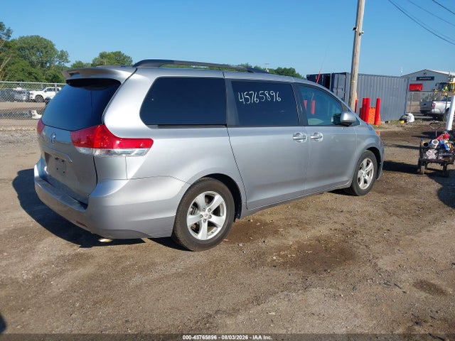45765896 :رقم المزاد ، 5TDKK3DC3CS209257 vin ، 2012 Toyota Sienna Le V6 8 Passenger مزاد بيع