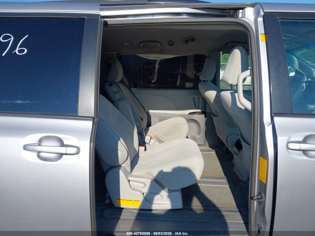 45765896 :رقم المزاد ، 5TDKK3DC3CS209257 vin ، 2012 Toyota Sienna Le V6 8 Passenger مزاد بيع