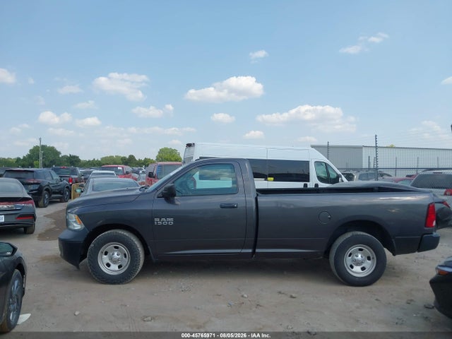 3C6JR6DG6JG318133 RAM 1500 Tradesman 4x2 8&#039; Box
