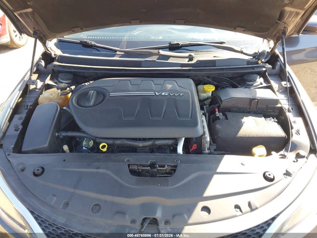 45765996 :رقم المزاد ، 1C3CCCCG7FN665377 vin ، 2015 Chrysler 200 C مزاد بيع