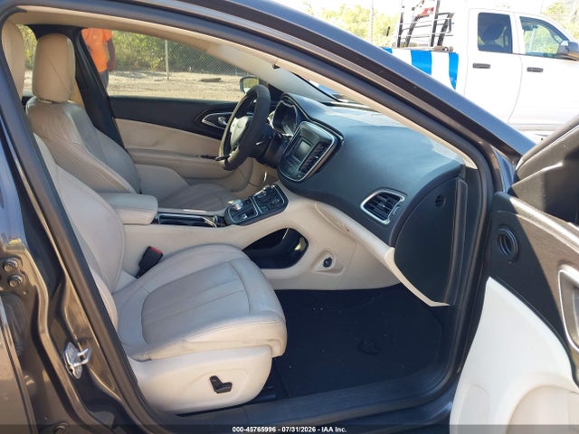 45765996 :رقم المزاد ، 1C3CCCCG7FN665377 vin ، 2015 Chrysler 200 C مزاد بيع