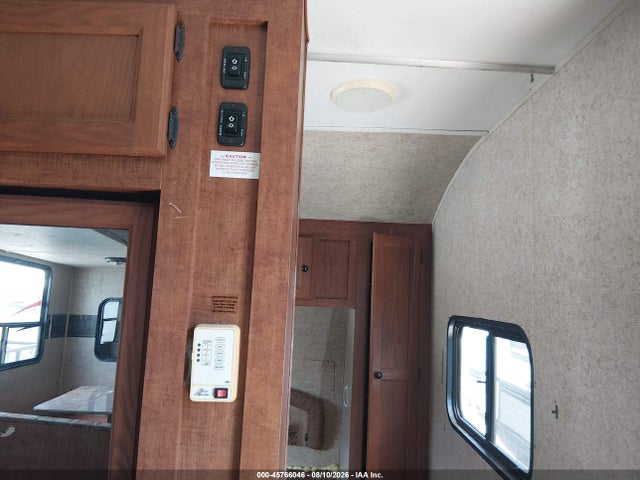 45766046 :رقم المزاد ، 1SE200N20DC000564 vin ، 2013 Skyline Other مزاد بيع