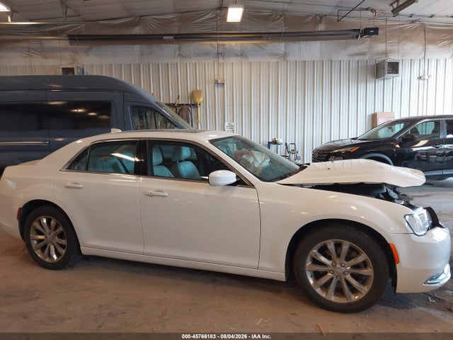 45766183 :رقم المزاد ، 2C3CCARG7JH181898 vin ، 2018 Chrysler 300 Touring L Awd مزاد بيع