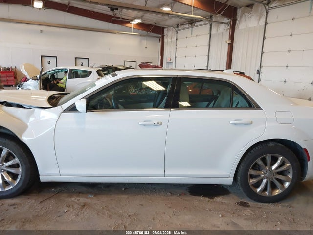 45766183 :رقم المزاد ، 2C3CCARG7JH181898 vin ، 2018 Chrysler 300 Touring L Awd مزاد بيع