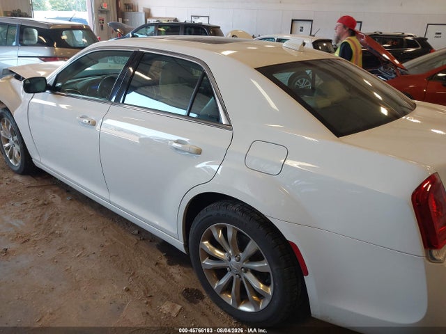 45766183 :رقم المزاد ، 2C3CCARG7JH181898 vin ، 2018 Chrysler 300 Touring L Awd مزاد بيع