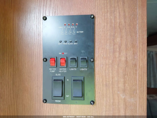45766307 :رقم المزاد ، 4X4TWDG25FA254746 vin ، 2015 Wildwood Other مزاد بيع