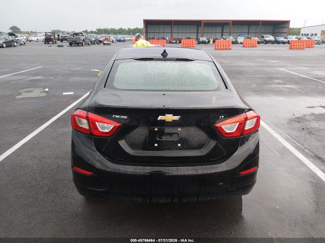 Продажа на аукционе авто 2018 Chevrolet Cruze Lt Auto, vin: 1G1BE5SM5J7227810, номер лота: 45766464