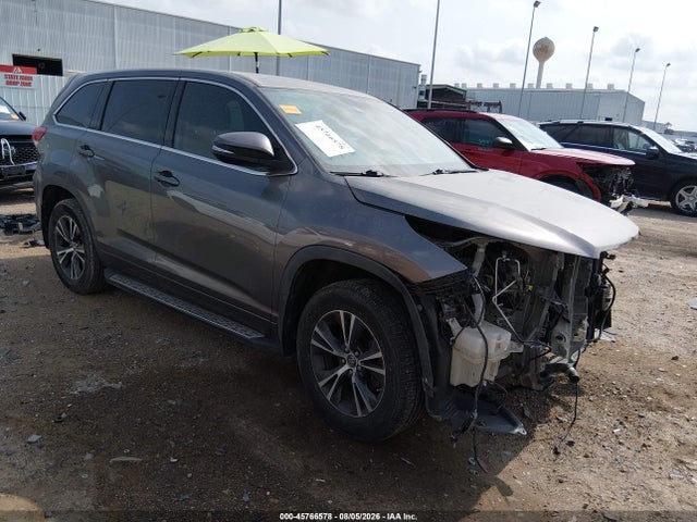 Auction sale of the 2018 Toyota Highlander Le Plus, vin: 5TDZZRFH2JS250188, lot number: 45766578