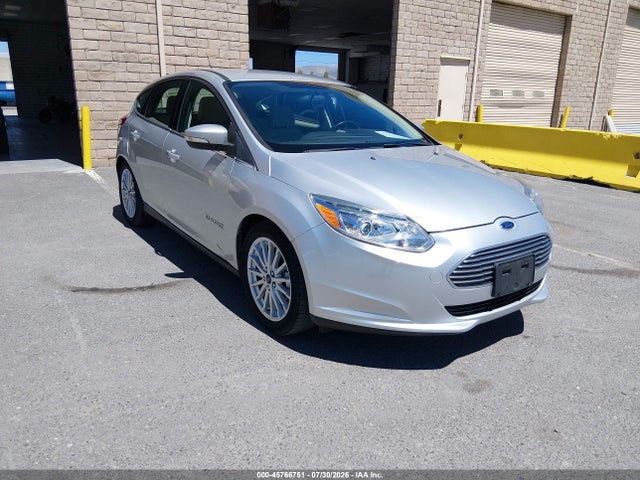 2018 1FADP3R40JL296115 main image