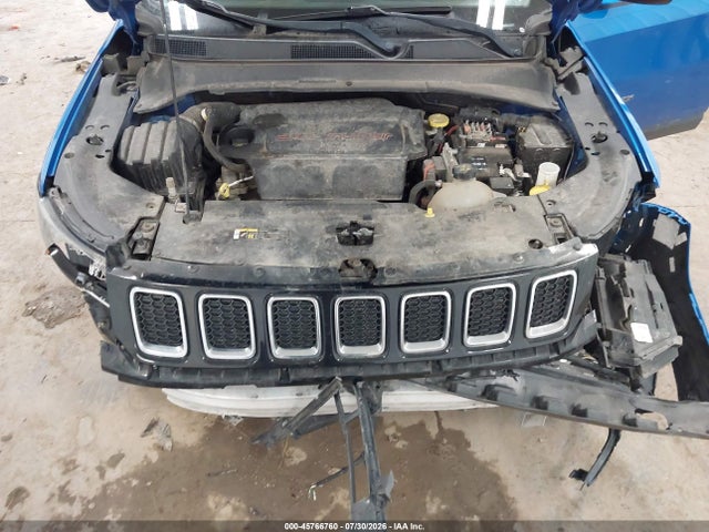 45766760 :رقم المزاد ، 3C4NJDBB4JT135396 vin ، 2018 Jeep Compass Latitude 4x4 مزاد بيع