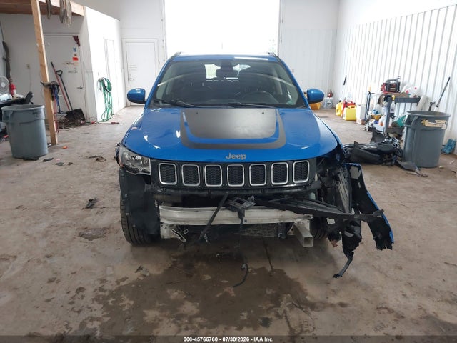 45766760 :رقم المزاد ، 3C4NJDBB4JT135396 vin ، 2018 Jeep Compass Latitude 4x4 مزاد بيع