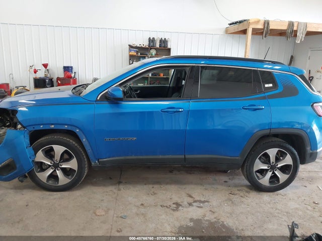45766760 :رقم المزاد ، 3C4NJDBB4JT135396 vin ، 2018 Jeep Compass Latitude 4x4 مزاد بيع