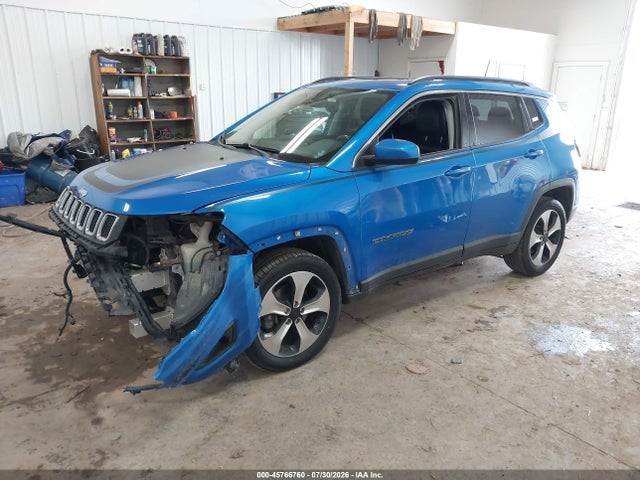 45766760 :رقم المزاد ، 3C4NJDBB4JT135396 vin ، 2018 Jeep Compass Latitude 4x4 مزاد بيع