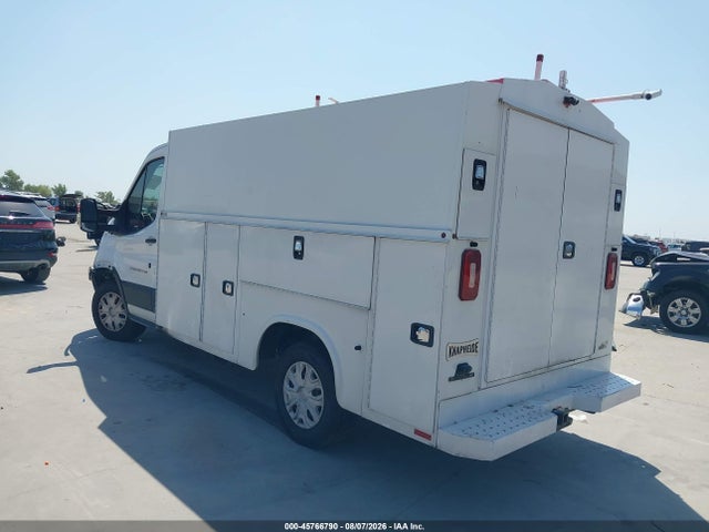 45766790 :رقم المزاد ، 1FDBW5PM7JKA17957 vin ، 2018 Ford Transit-350 Cutaway مزاد بيع