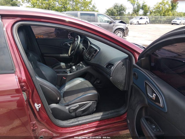 45766797 :رقم المزاد ، 1C3CCCDG7FN523528 vin ، 2015 Chrysler 200 S مزاد بيع