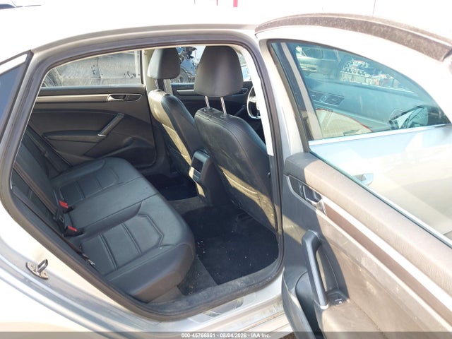 Aukcja sprzedaży 2017 Volkswagen Passat 1.8t R-line, vin: 1VWDT7A3XHC063432, numer aukcji: 45766861