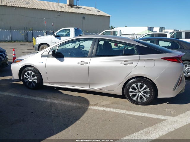 JTDKAMFP7M3194791 Toyota Prius Prime Le