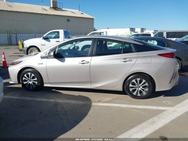 JTDKAMFP7M3194791 Toyota Prius Prime Le