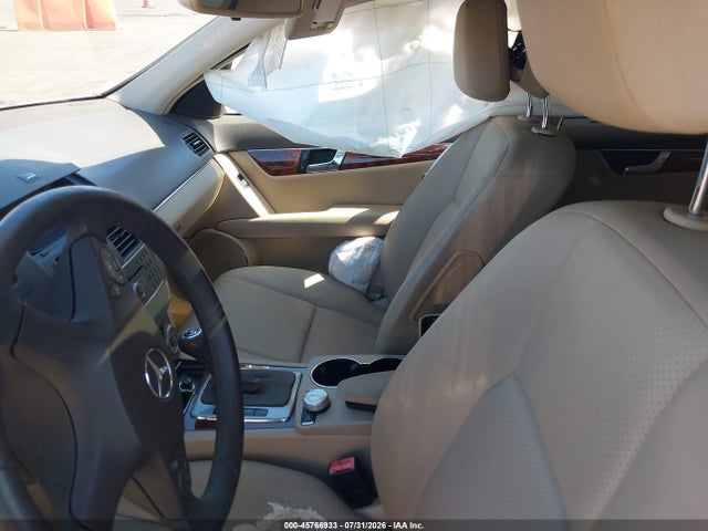 2011 Mercedes-benz C 300 Luxury/sport მანქანა იყიდება აუქციონზე, vin: WDDGF5EB0BR150618, აუქციონის ნომერი: 45766933