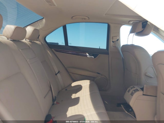 2011 Mercedes-benz C 300 Luxury/sport მანქანა იყიდება აუქციონზე, vin: WDDGF5EB0BR150618, აუქციონის ნომერი: 45766933