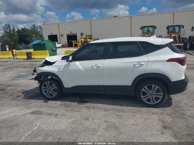 2023 Kia Seltos Lx მანქანა იყიდება აუქციონზე, vin: KNDEPCAA0P7451621, აუქციონის ნომერი: 45766979