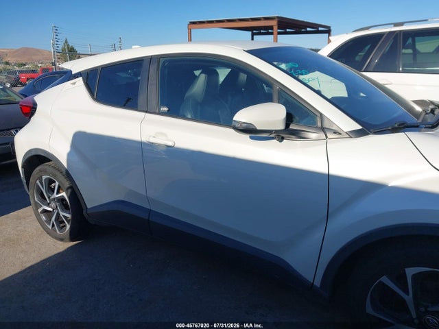 Toyota C-HR XLE 2018 NMTKHMBX8JR053898 Image 13