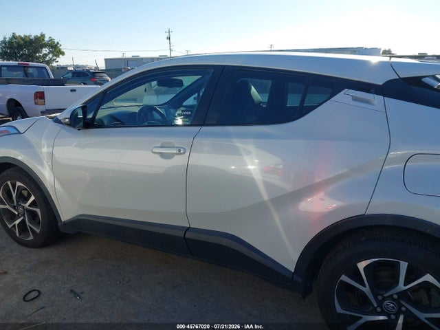 Toyota C-HR XLE 2018 NMTKHMBX8JR053898 Image 14