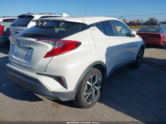 Toyota C-HR XLE 2018 NMTKHMBX8JR053898 Image 4