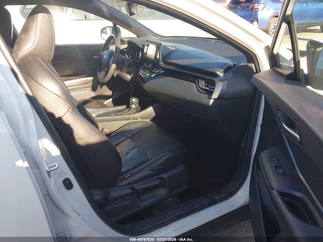 Toyota C-HR XLE 2018 NMTKHMBX8JR053898 Image 5