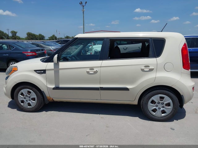 2013 Kia Soul მანქანა იყიდება აუქციონზე, vin: KNDJT2A55D7527756, აუქციონის ნომერი: 45767057