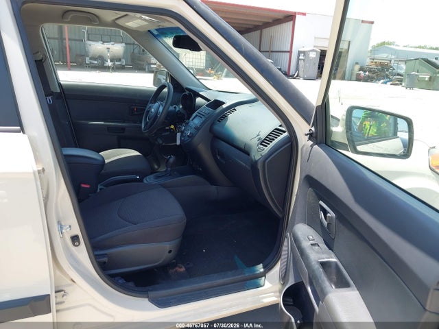2013 Kia Soul მანქანა იყიდება აუქციონზე, vin: KNDJT2A55D7527756, აუქციონის ნომერი: 45767057