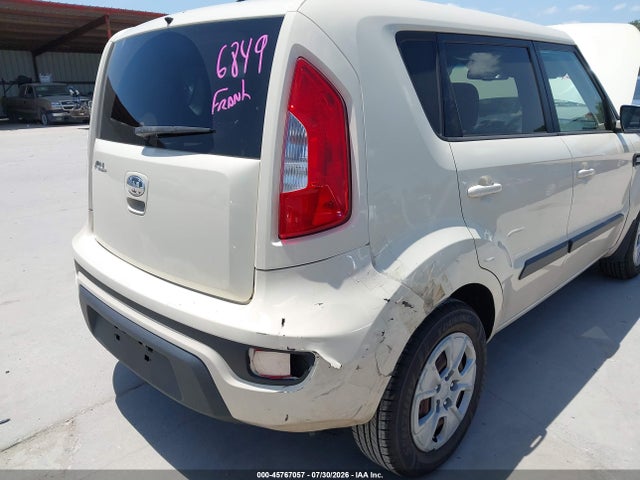 2013 Kia Soul მანქანა იყიდება აუქციონზე, vin: KNDJT2A55D7527756, აუქციონის ნომერი: 45767057