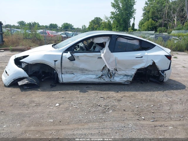 Продаж на аукціоні авто 2020 Tesla Model Y Long Range Dual Motor All-wheel Drive, vin: 5YJYGDEE1LF057114, номер лоту: 45767105
