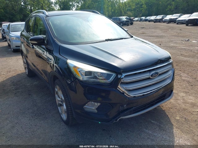 45767184 :رقم المزاد ، 1FMCU9J90JUA21603 vin ، 2018 Ford Escape Titanium مزاد بيع
